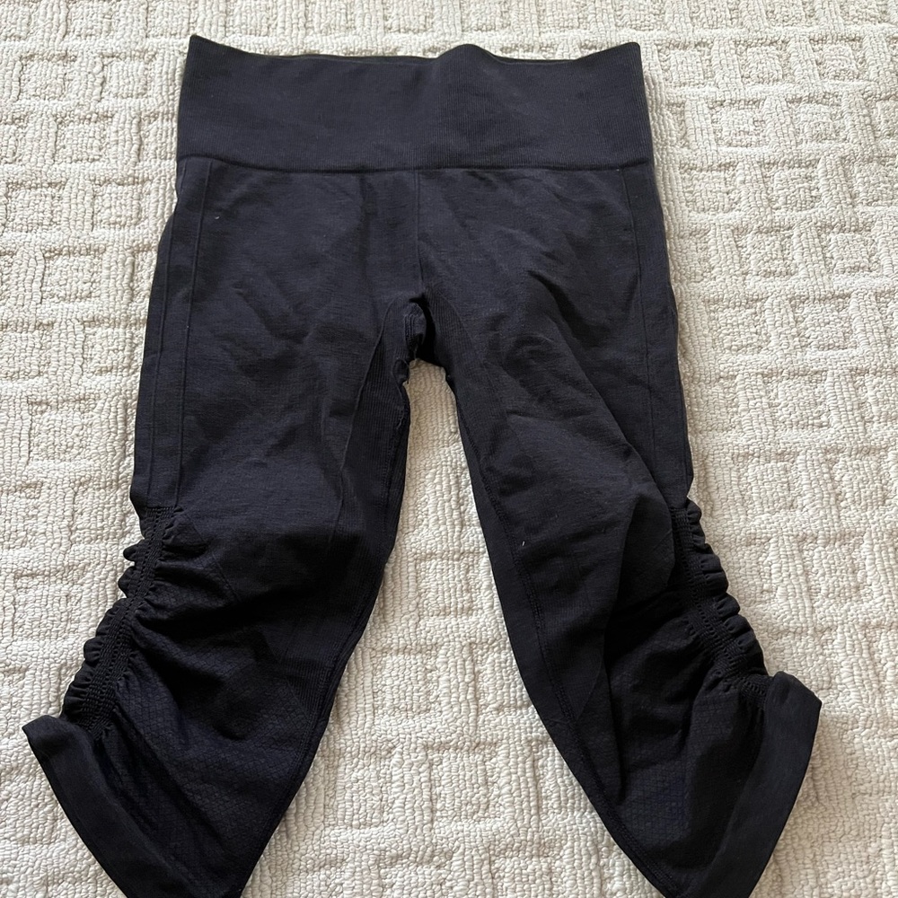 Women’s lululemon dark grey leggings